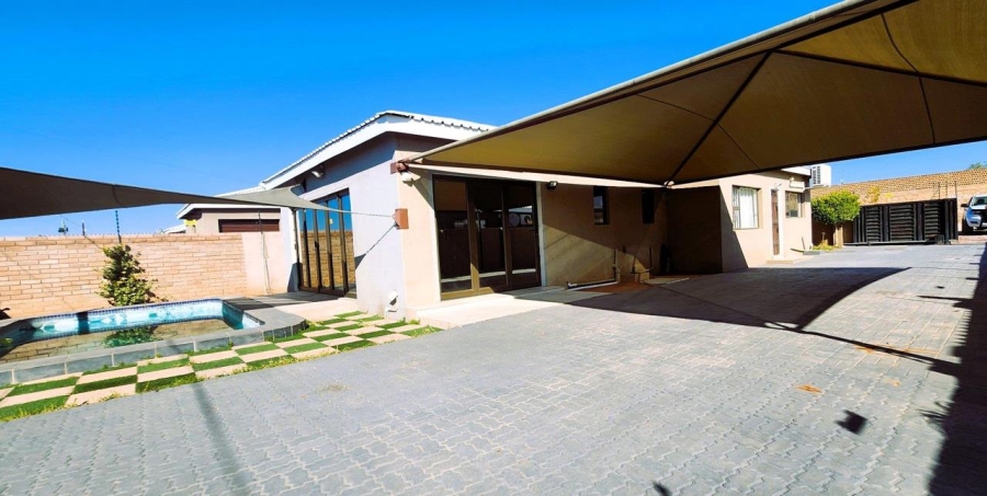 3 Bedroom Property for Sale in Bellvue Northern Cape